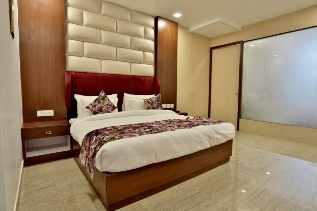 Royal Imperio Hotel Faridabad Exterior photo