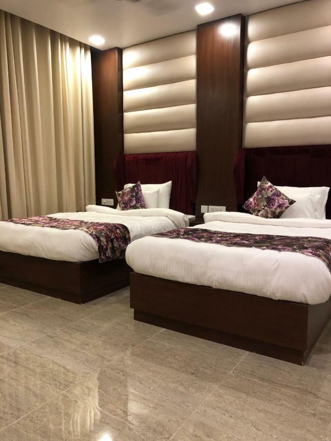 Royal Imperio Hotel Faridabad Exterior photo